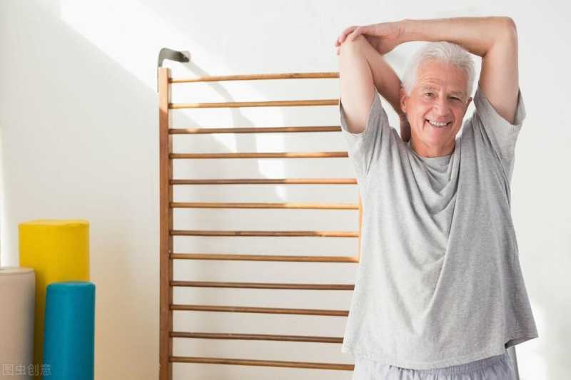 65岁老人每天最佳步数（65岁一天走多少步合适）